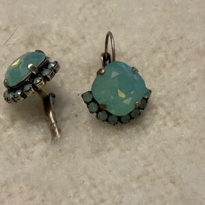 Sea foam green cut crystal earrings with 8 tiny crystals These are stunning